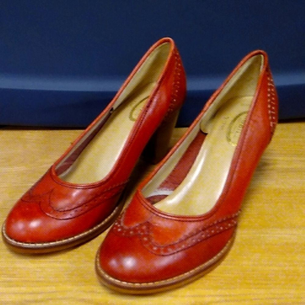 Nobil's leather retro heels 6.5